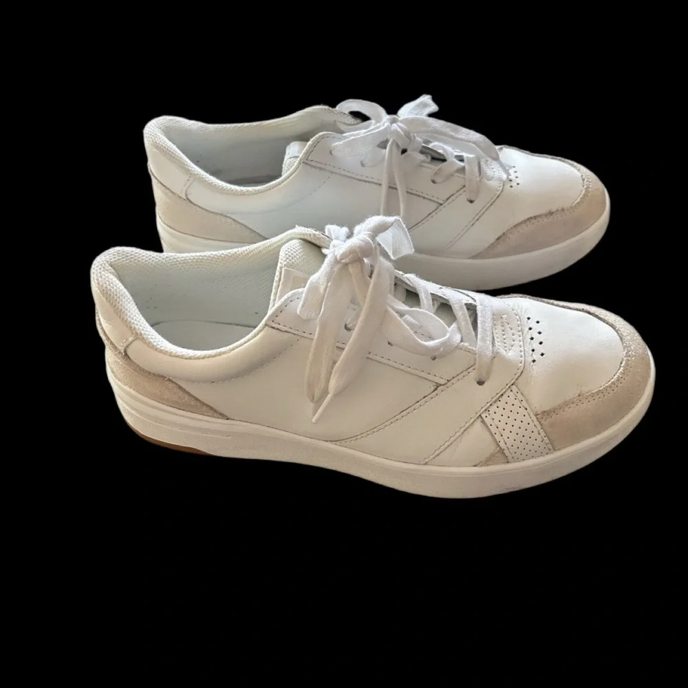 Keds Women's The Court Leather Sneaker - White 8.5 EUC
